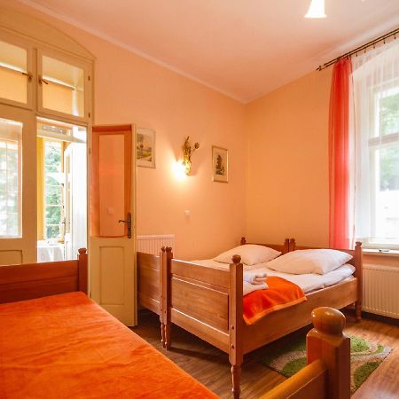 Willa Jagniatkow Bed & Breakfast Ngoại thất bức ảnh