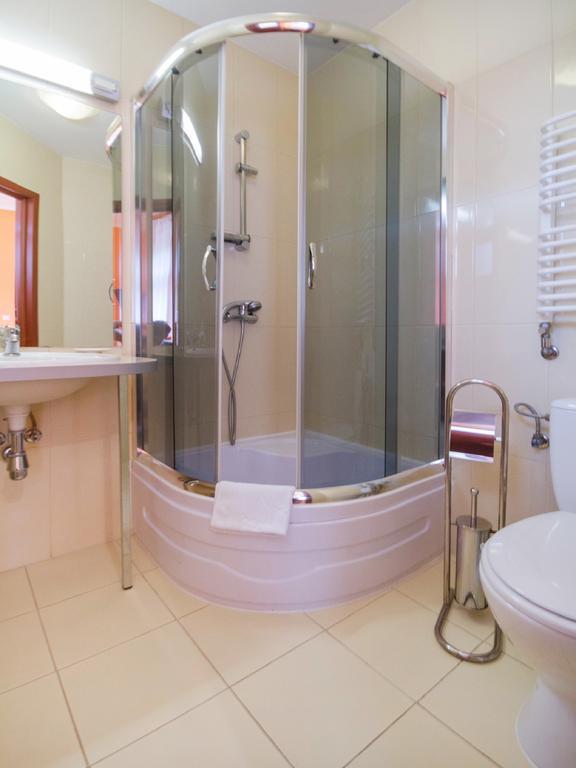 Willa Jagniatkow Bed & Breakfast Ngoại thất bức ảnh