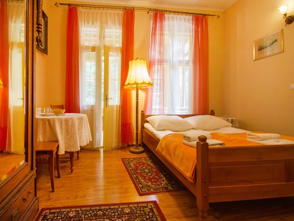 Willa Jagniatkow Bed & Breakfast Ngoại thất bức ảnh