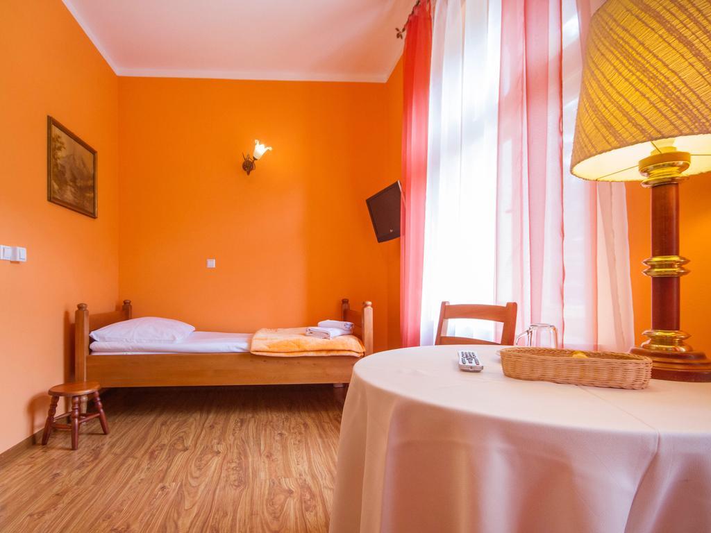 Willa Jagniatkow Bed & Breakfast Ngoại thất bức ảnh
