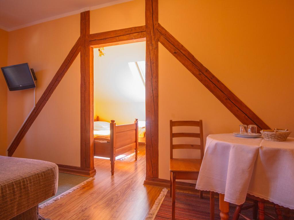 Willa Jagniatkow Bed & Breakfast Ngoại thất bức ảnh